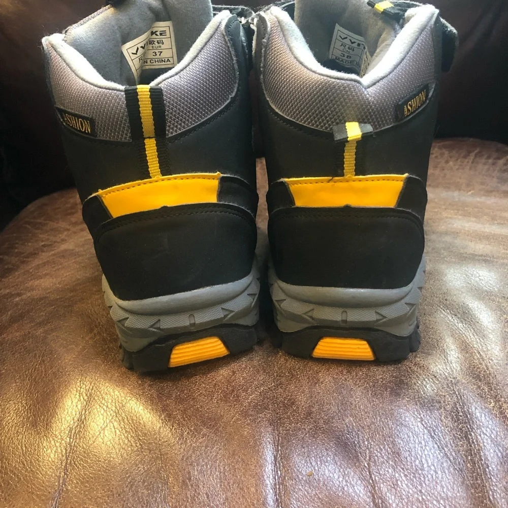 Boys Snowboots - Picture 4 of 7